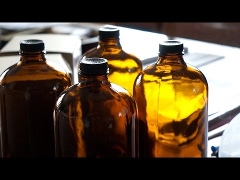 Видео: Проявка цветной пленки (C41)