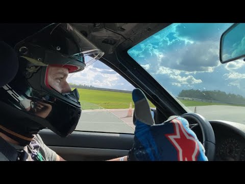 Видео: Трек-день на MoscowRaceWay. BMW 325 E36. 15 мая 2021
