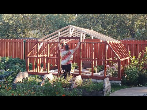 Видео: Теплица женскими руками
