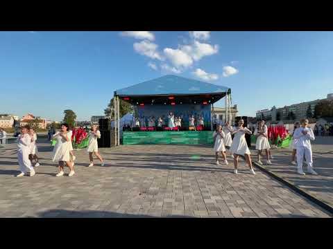 Видео: Образцовый эстрадно-вокальный коллектив «Голос»-Главное семья