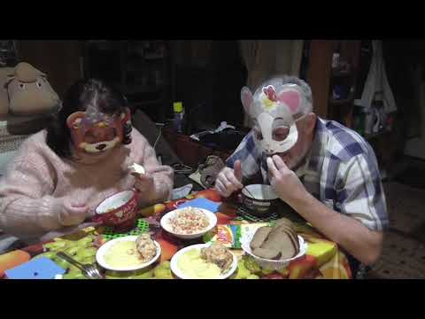 Видео: MUKBANG RUSSIA.Fish soup, fish with mashed potatoes and salad/Комплексная рыбная трапеза