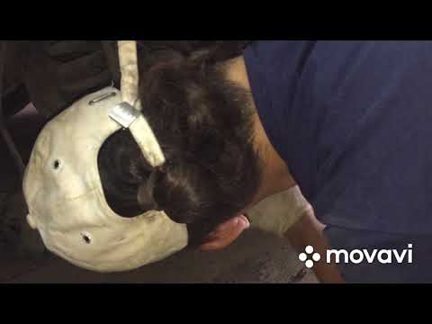 Видео: Замена колодок и троса стояночного тормоза Mercedes c-class w203