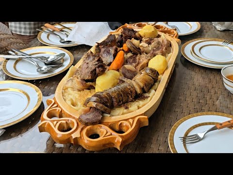 Видео: Как Приготовить ИДЕАЛЬНЫЙ Бешбармак? Рецепт От моих Сестёр Из Казахстана!