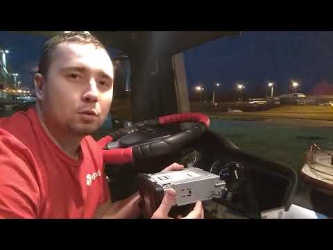 Видео: Установка аукс провода на штатную магнитолу Ман тгх18.400