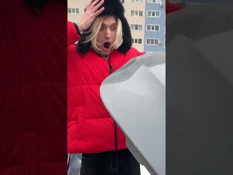 Видео: НАШЕЛ ЭТО ПОД КАПОТОМ МАШИНЫ! ШОК!