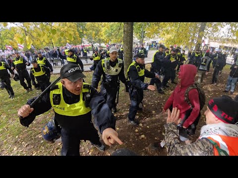 Видео: Дубинки достать! В Бристоле произошли столкновения между антииммигрантскими протестующими и контр...