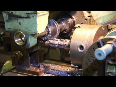 Видео: Фрезеровка шлицов на 675 универсальном станке.
