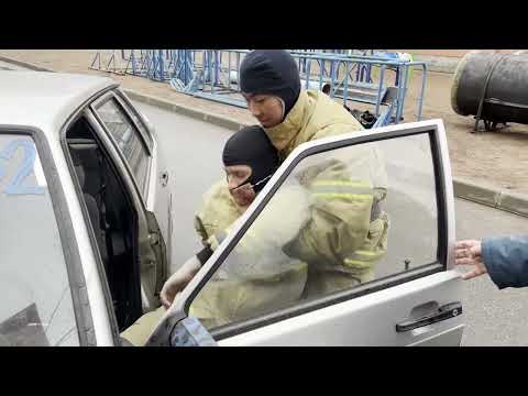 Видео: Урок 12. «Выполнение приемов и способов транспортировки, переноски, подъема и спуска пострадавших»