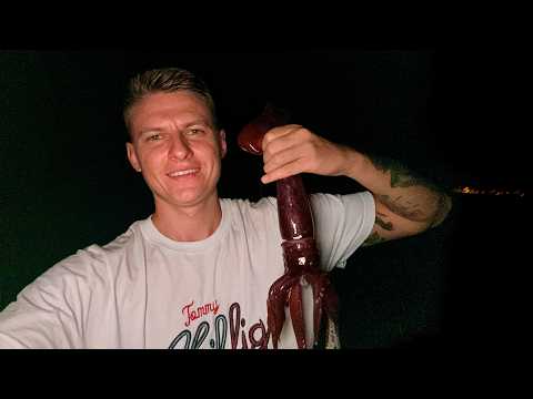Видео: РЫБАЛКА С ДАНЕЙ НА КАЛЬМАРА🦑