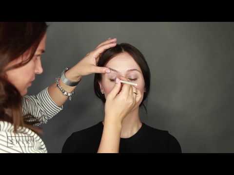 Видео: Кисти shikbrush в работе визажиста. Стрелки.