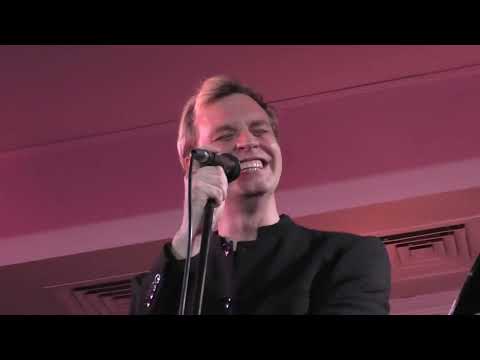 Видео: Концерт Алексея Гомана с авторскими песнями в джаз-клубе Союз Композиторов.