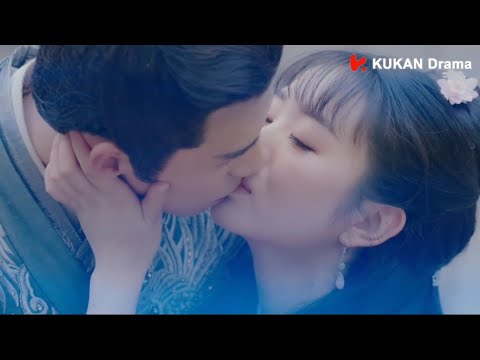 Видео: Чтобы спасти героиню, главный герой снова превратился в кота.