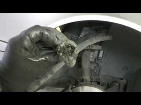 Видео: Как прочистить дренажные отверстия (жабо) на мерседес w203