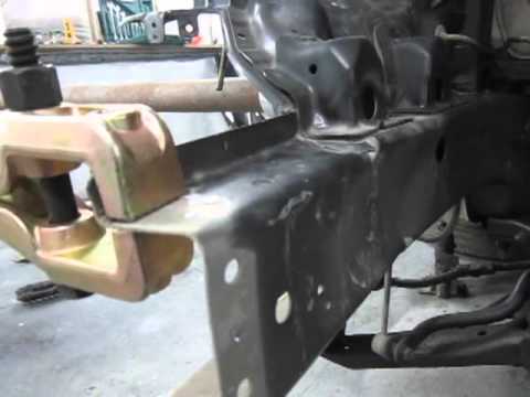 Видео: Ремонт Hyundai Solaris - 1 часть (вытяжка лонжеронов)