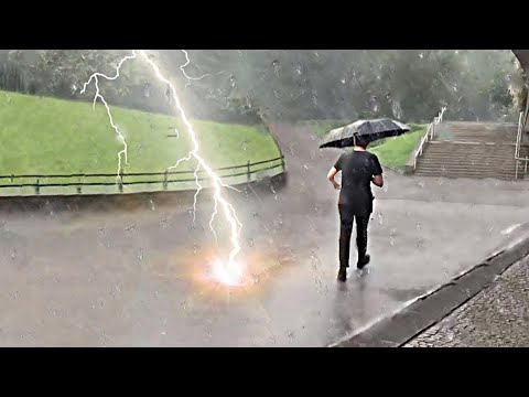 Видео: Везение Один на Миллиард! Топ 30 Случаев Невероятного Везения #3