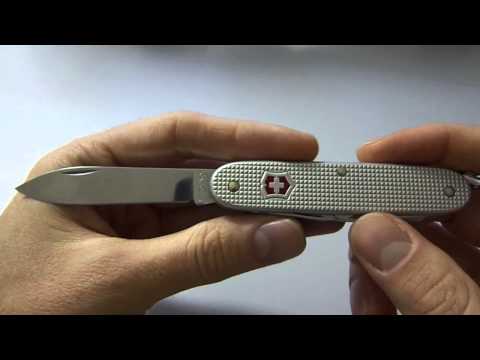 Видео: Обзор Victorinox Pioneer Alox + Клипса Victorinox