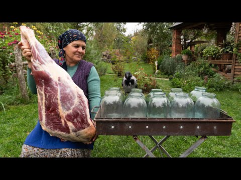 Видео: Как Мы Готовим Тушонку из Бычьей Ноги — Хранится 2 Года 🐂🔥