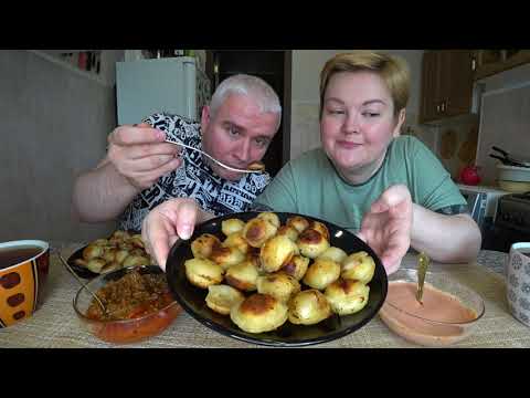 Видео: Мукбанг Вован НЕ ОЦЕНИЛ 😢 мои старания 😤 ВСЕ ему не так! 🍳🥟 Жареные пельмени 🍖 колбаса на обед