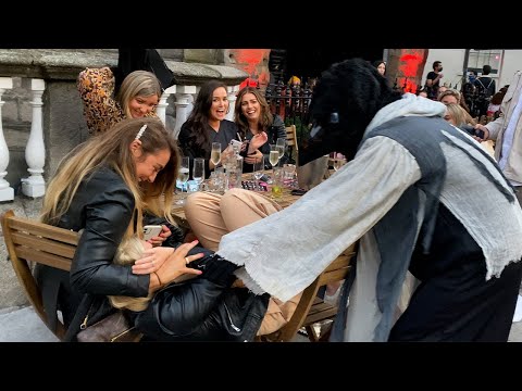 Видео: Она начала плакать. Розыгрыш с вороном