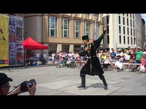 Видео: Калмыцкий танец