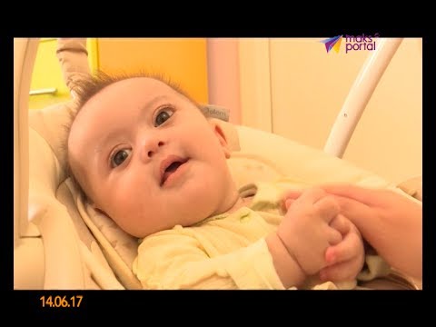 Видео: Четырехмесячный Давид ищет маму и папу