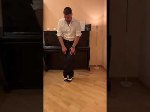 Видео: Техника переднего креста для партнерш и партнеров. Видеоурок танго.