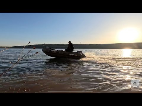 Видео: Обзор. Тесты. Лодка Solar 380k (максима) НДНД. Мотор Sea Pro 9.8