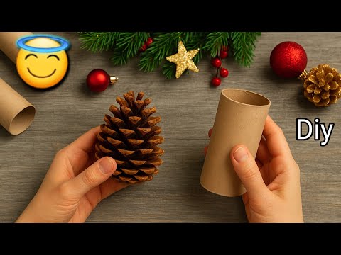 Видео: Как сделать красивого ангела из рулона бумажных салфеток и шишки 😇🎄
