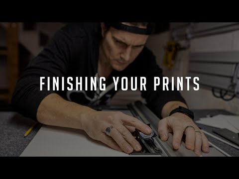 Видео: Завершение печати в фотолаборатории — паспарту и монтаж