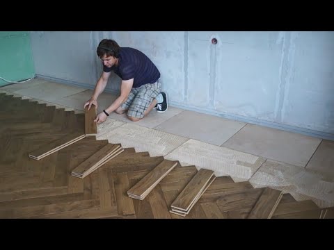 Видео: УКЛАДКА ИНЖЕНЕРНОЙ ДОСКИ АНГЛИЙСКАЯ ЕЛКА НА КЛЕИ