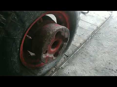 Видео: Обзор мотоблока мтз-05 с двигателем уд 25 , запуск и регулировка клапанов \  Motorcycles and life