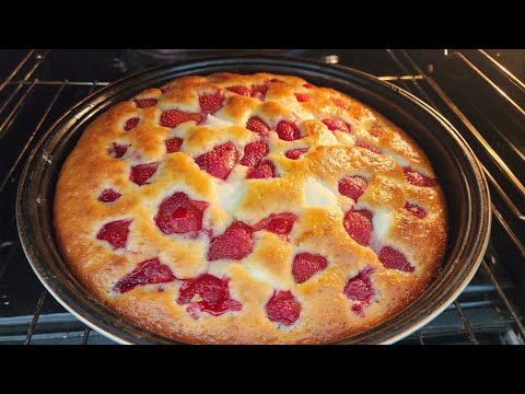 Видео: Идеальный клубничный торт всего за несколько минут! Просто и вкусно