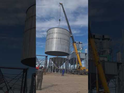 Видео: XCMG 25 тонн монтаж силосной бочки