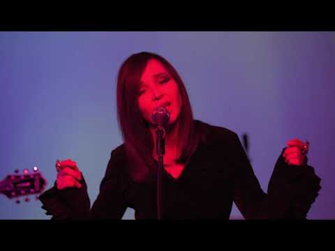 Видео: Irina Florin - По целувките (Любовен концерт) (Official Concert Video)