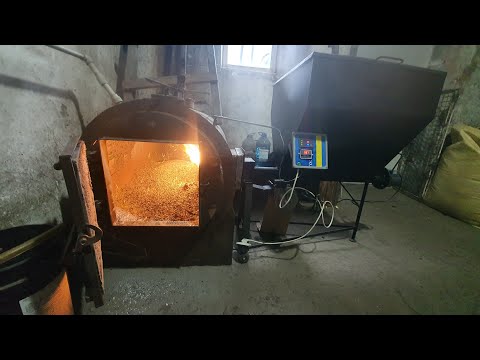 Видео: Горелка на агроотходах.