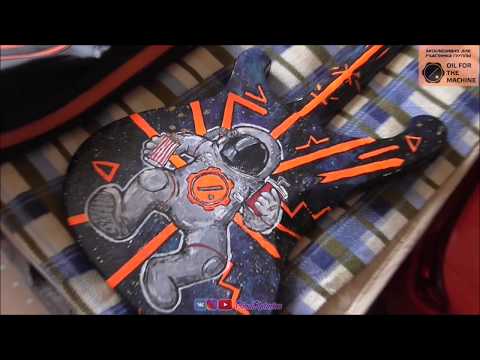 Видео: Как сшить чехол для гитары.