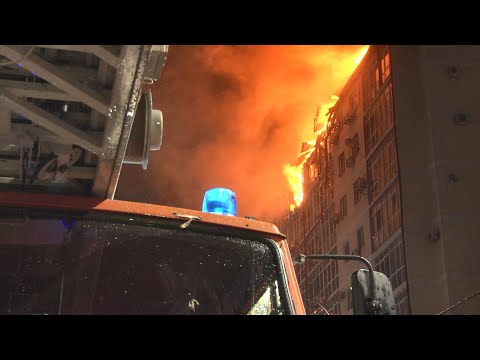 Видео: Пожар каждую минуту забирал по два с половиной квадратных метра. Хроника минувших суток