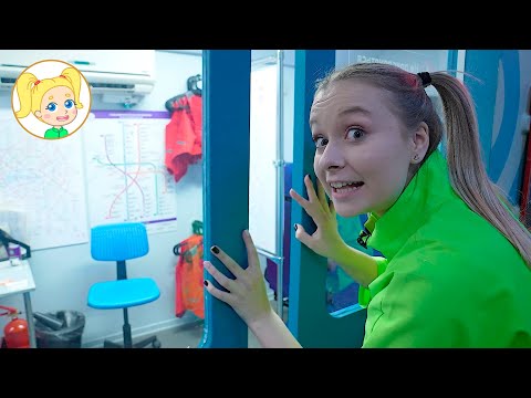 Видео: Алиса Шоу в городе Кидбург выбираем профессию - Развивающее шоу для детей малышей