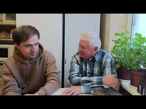 Видео: Как ухаживать за пчелами ранней весной. Советы начинающему матководу.
