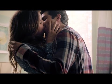 Видео: Малия и Стайлз-Not Strong Enough