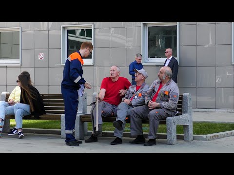 Видео: Подставной дворник. Реакция прохожих. Антон Теляков
