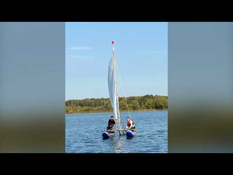 Видео: Первый самостоятельный выход под парусом