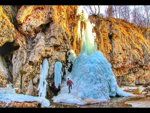 Видео: МЕДОВЫЕ ВОДОПАДЫ ВО ЛЬДАХ 2023