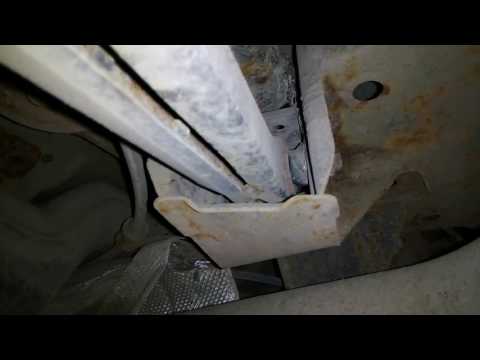 Видео: Ровер 75. Вид снизу. Инспекция.