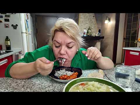 Видео: МУКБАНГ 🍽 СЛАБОНЕРВНЫМ ПРОШУ УДАЛИТЬСЯ. ВЗЯЛАСЬ ЗА СТАРОЕ. ПРИ ВИДЕ ЕДЫ ТЕРЯЮ РАЗУМ.