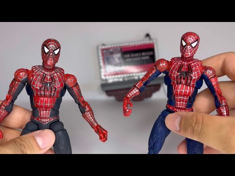 Видео: Обзор - сравнение фигурок Spider-man Toy Biz 2004 Super poseable и Spider-man Hasbro 2008