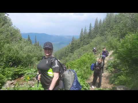 Видео: Карпати двудений похід, день перший.На Піп-Іван через Вухатий камінь.