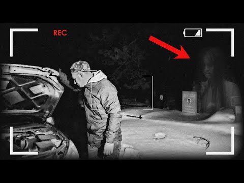 Видео: ОДИН НОЧЬЮ НА КЛАДБИЩЕ. МОЯ МАШИНА СЛОМАЛАСЬ В САМОМ ПАРАНОРМАЛЬНОМ МЕСТЕ. СЕАНС ЭГФ, ФЭГ.