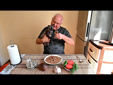 Видео: ЛЮБИМОЕ БЛЮДО с ФАСОЛЬЮ! ЮБИЛЕЙ у КОТА!)) Выпуск №964