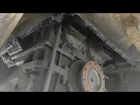 Видео: Взгляд на тепловоз ТГМ4 с необычной стороны. Обзор тепловоза ТГМ4 снизу без тележек